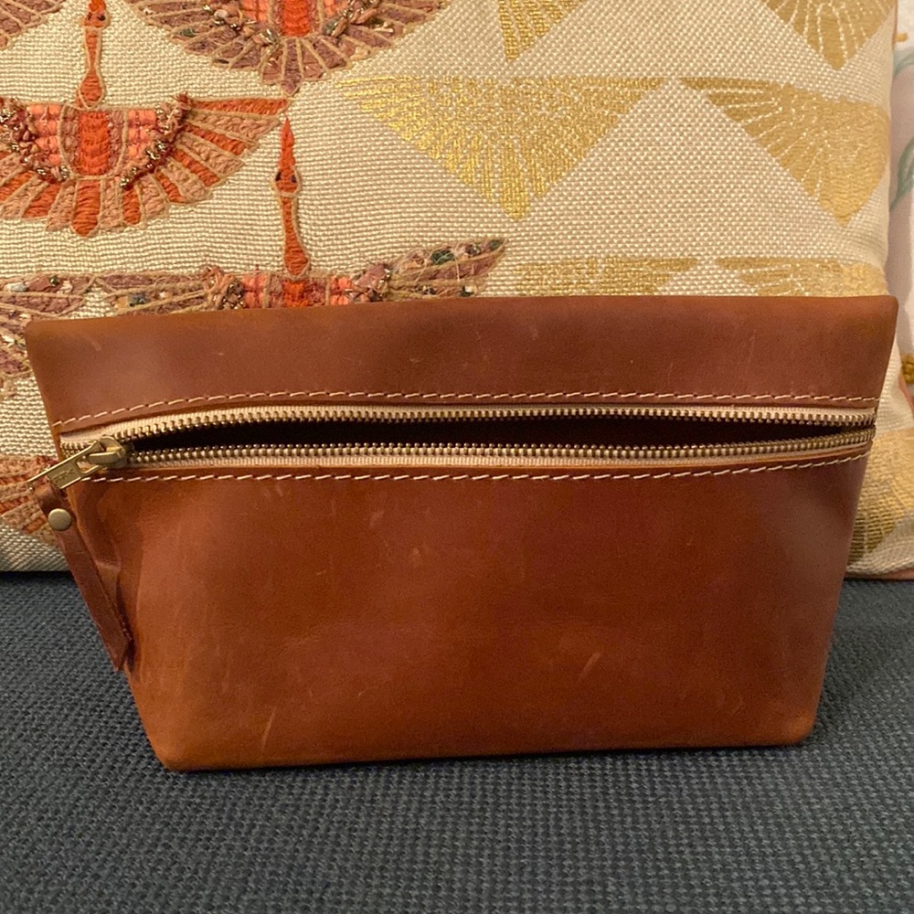 Portland leather pouch/makeup bag